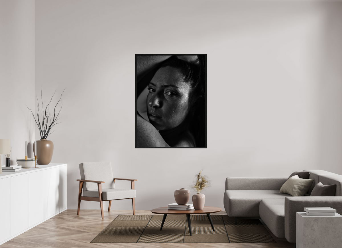 105 x 140 cm, Floater Frame Portrait in Shadow II – Fine Art Print