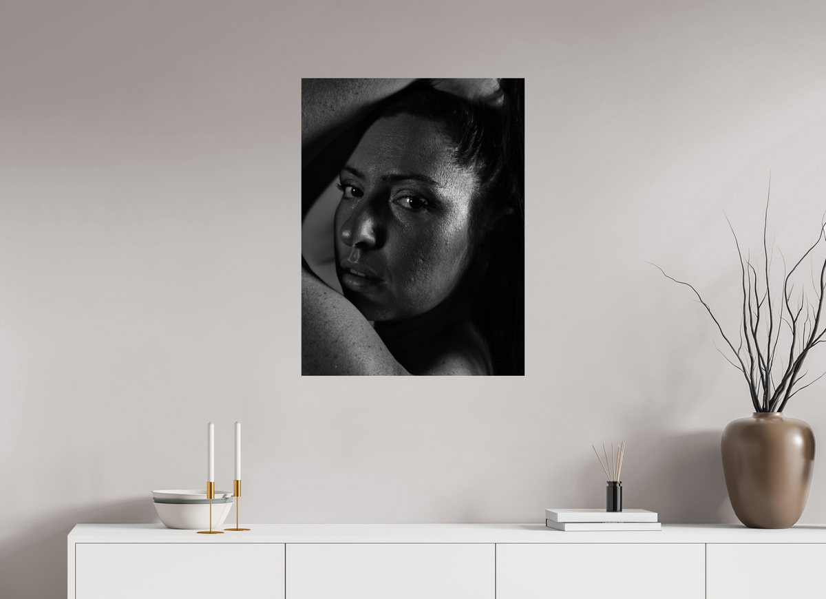 60 x 80 cm, Fine Art Print Portrait in Shadow II – Fine Art Print